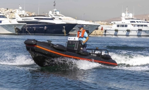 Η Μαρίνα Φλοίσβου συνεχίζει να καινοτομεί με το πρώτο ηλεκτροκίνητο σκάφος υπηρεσίας σε ελληνική μαρίνα