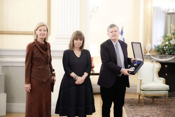 Παρασημοφόρηση του Αθανάσιου Μαρτίνου με το παράσημο του Μεγαλόσταυρου του Τάγματος της Τιμής