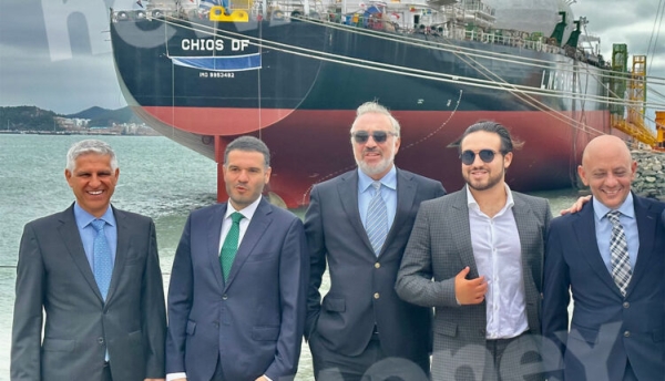 Το δεξαμενόπλοιο «Chios DF» της TSAKOS ύψωσε ελληνική σημαία στην Χίο