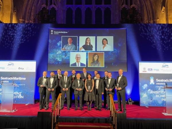 Melina Travlou and Dorothea Ioannou were honored at the 33rd Seatrade Maritime Awards in London