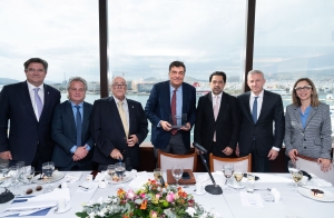 Γεύμα εργασίας στη Ναυτιλιακή Λέσχη Πειραιώς με τον Αλέξη Παπαχελά