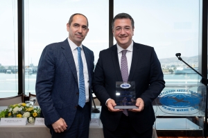 Γεύμα εργασίας Ναυτιλιακής Λέσχης Πειραιά με καλεσμένο τον Απόστολο Τζιτζικώστα