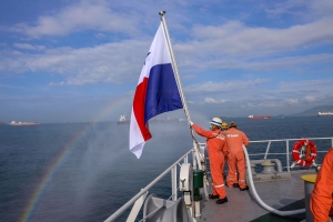 The panamanian flag is flying on 16% of the world’s ships fleet