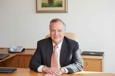 The Luxury side of Greece By Mr. Theodore Kontes, Honorary President of the Union of Cruise Ship Owners in Greece and Director of MAJESTIC INTERNATIONAL CRUISES INC